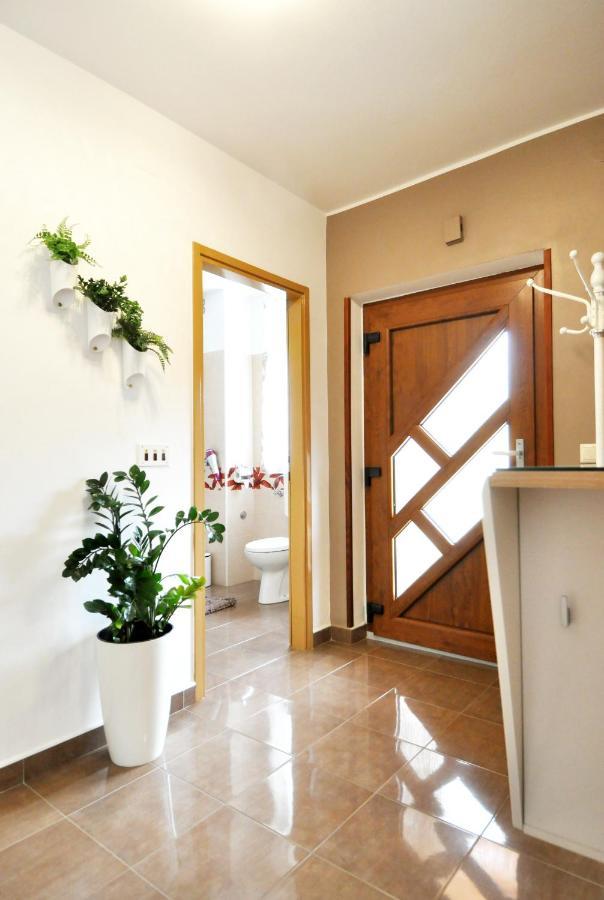 Apartman Lory Pula Exteriör bild