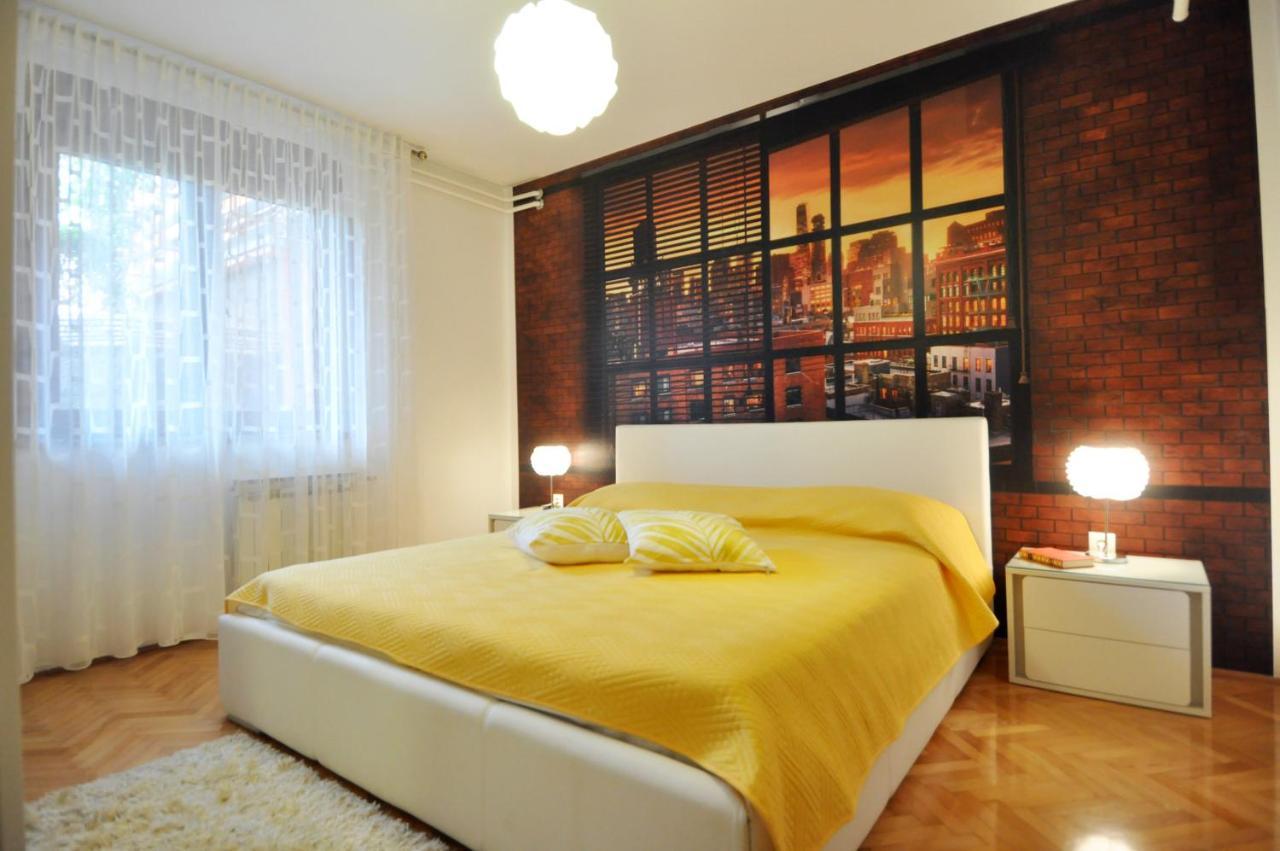 Apartman Lory Pula Exteriör bild